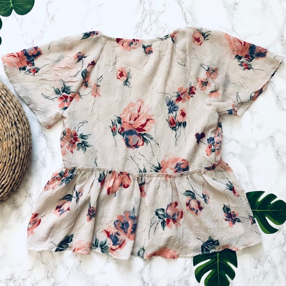 Light brown flower printed top - Picture 3 of 6